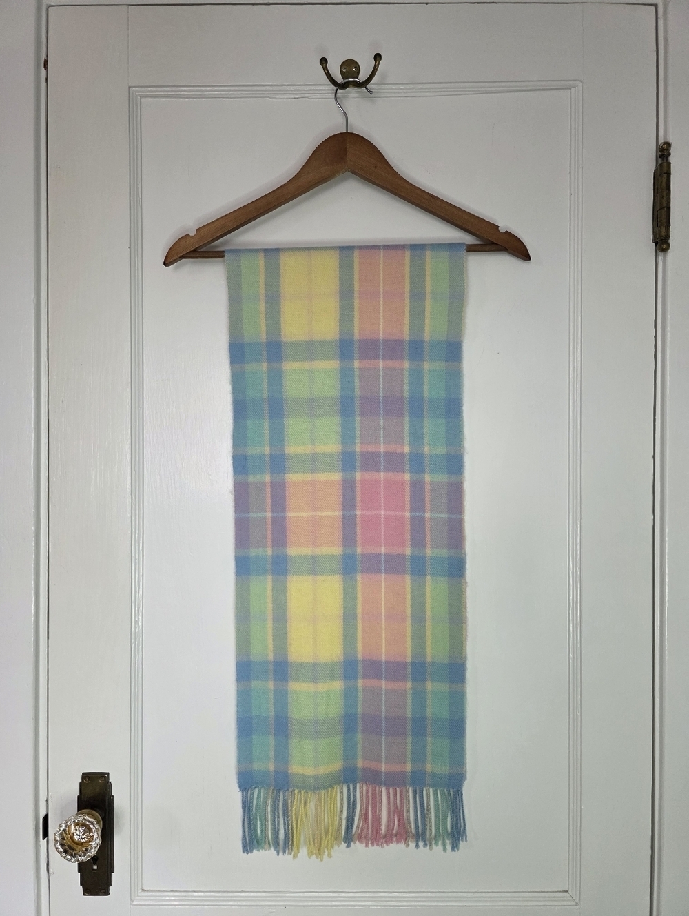 Highland Tartan Tweeds of Scotland 100% Pure New Wool Scarf – Pastels - Picture 2 of 4